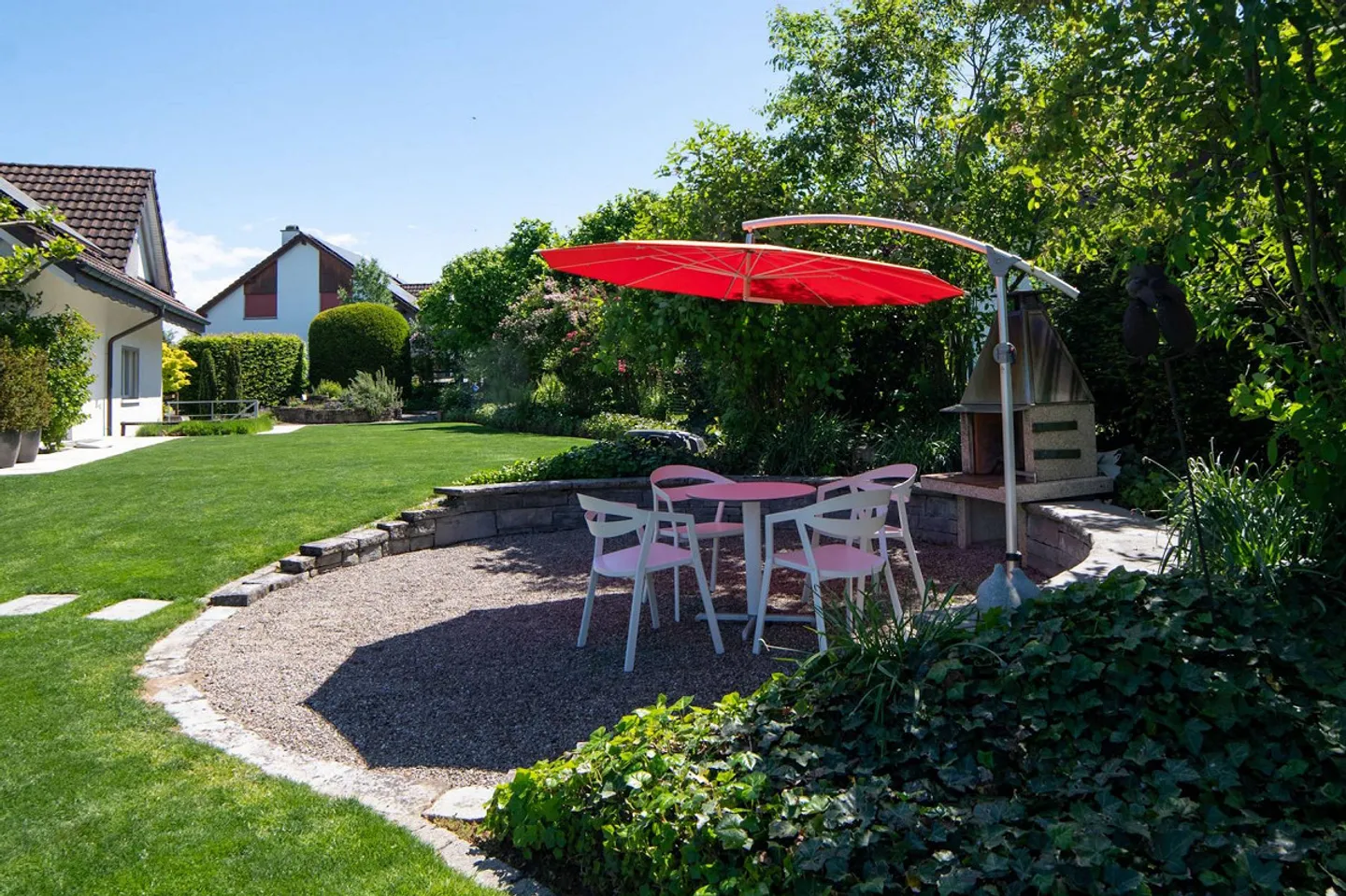 Maison individuelle bien entretenue avec jardin attrayant dans un quartier résidentiel calme - Photo 13 sur 15