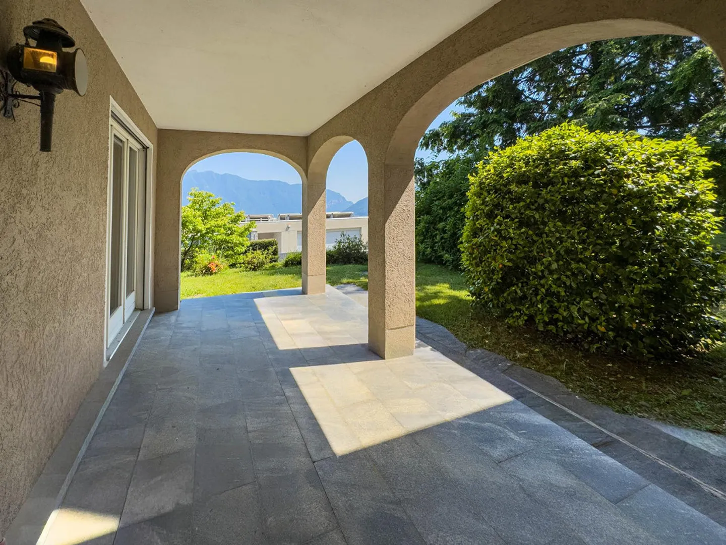 Villa with garden and open view of Lake Lugano in Carona - Photo 1 of 16