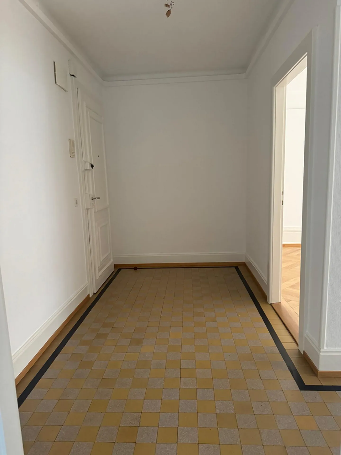 2.5 Room Apartment - Photo 2 of 7