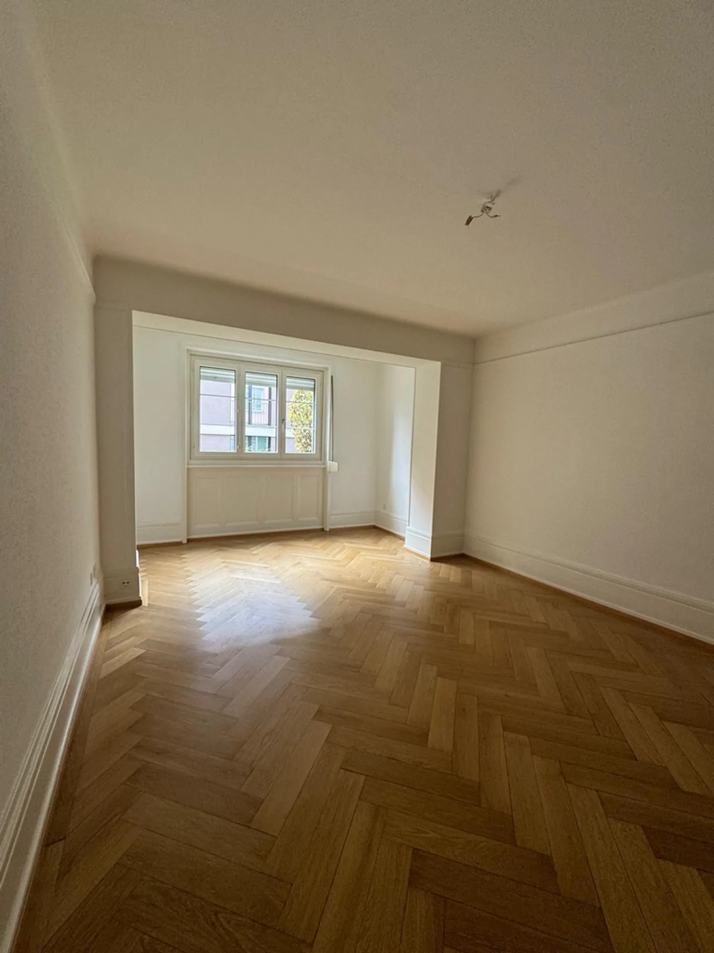 2.5 Room Apartment - Photo 3 of 7