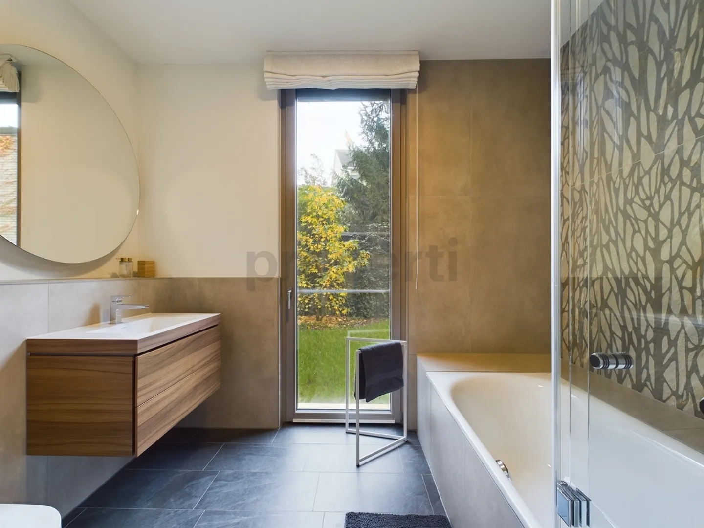 Appartamento esclusivo, completamente attrezzato di 2,5 stanze con giardino e loggia a Basilea - Foto 6 di 10