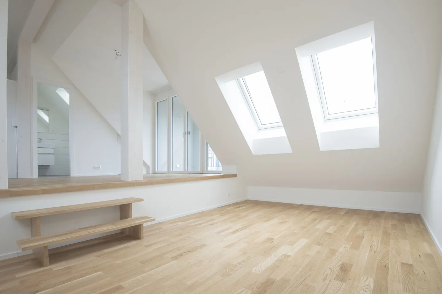 Stilvolle Loftwohnung mit Loggia - Foto 5 von 11