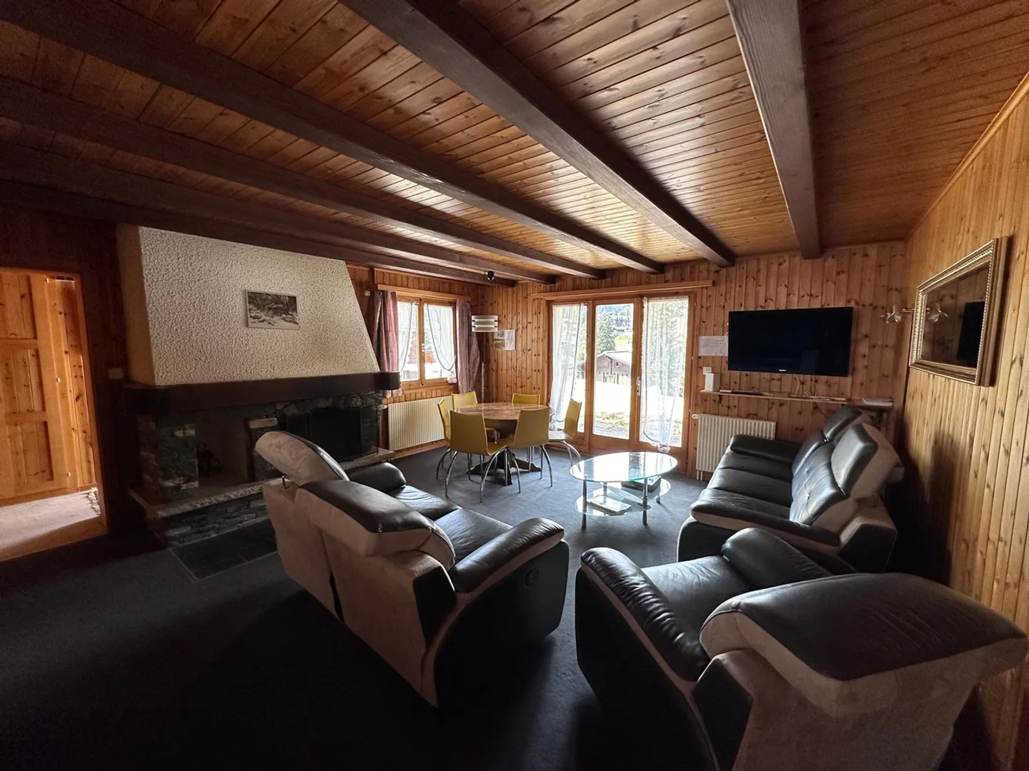 For Sale Beautiful 4.5 Room Apartment at the Portes du Soleil in Morgins - Photo 1 of 11