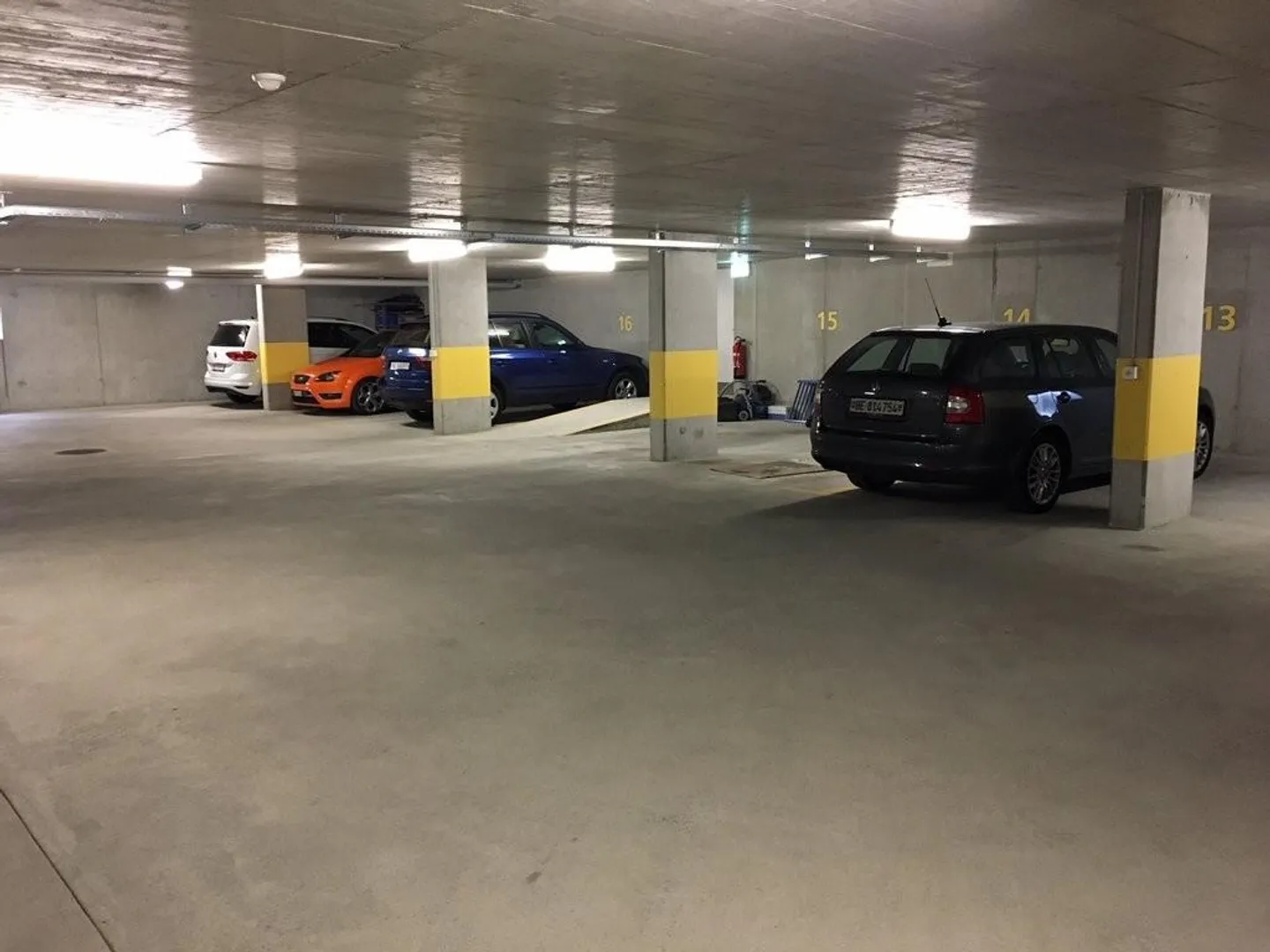 Parking space in the Stiglimat quarter for rent - Photo 3 of 4