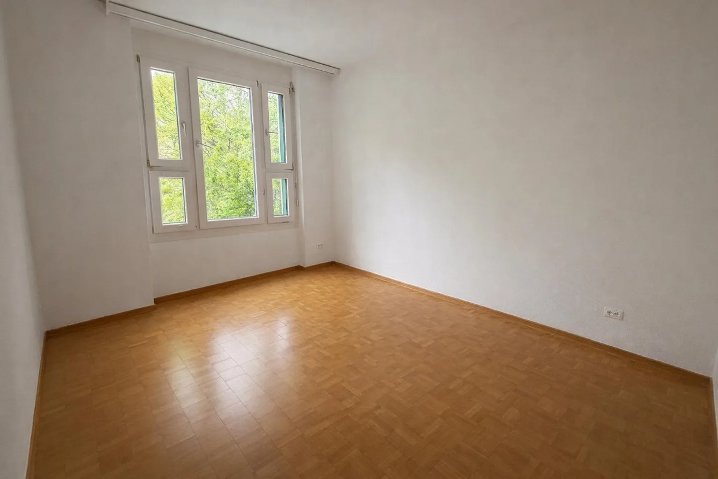 3.5 Room Apartment in Zurich - Photo 3 of 7