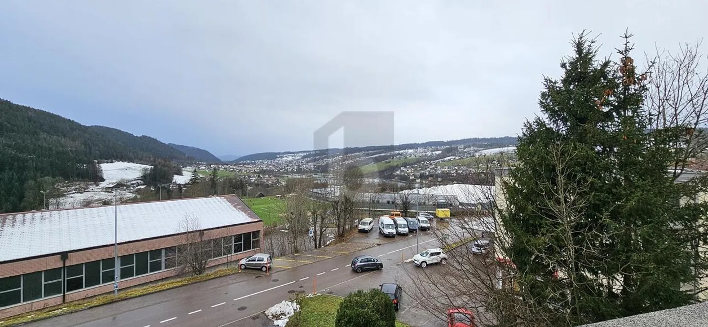 SCHÖNER BLICK AUF DEN SEE UND KOMPLETT RENOVIERT - Foto 3 von 6