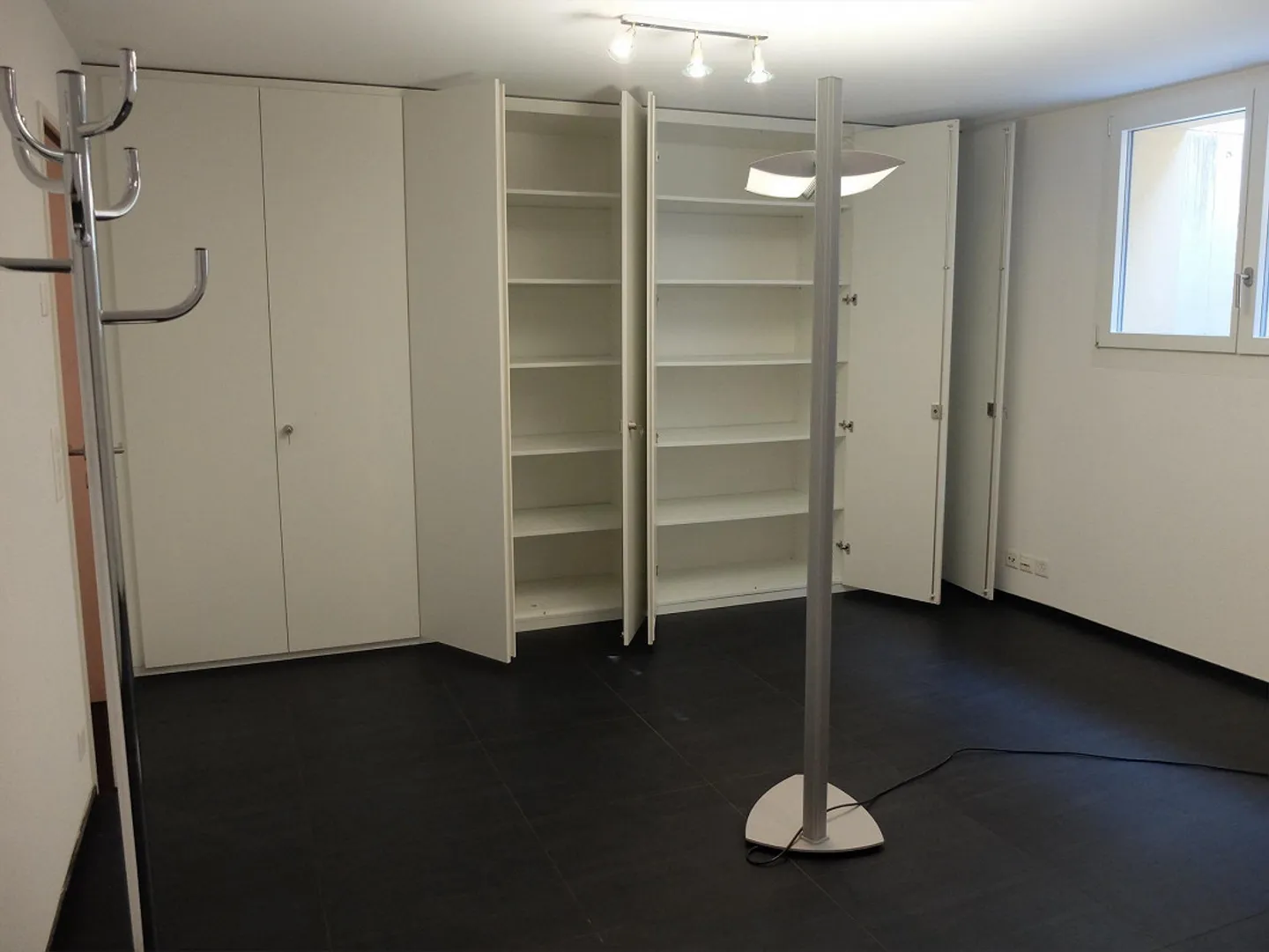 Vielseitiger Büro/Atelier Raum - Foto 9 von 11