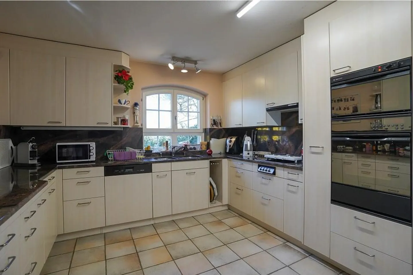 Stilvolle Villa für Temporäres Wohnen - Foto 10 von 13