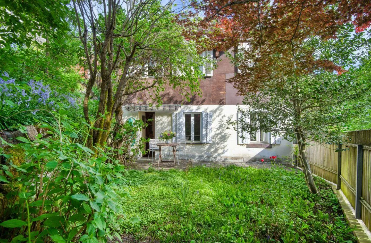 Ready for your own ideas: THE SMALL HOUSE IN THE CENTER OF HORGEN - Photo 1 of 11