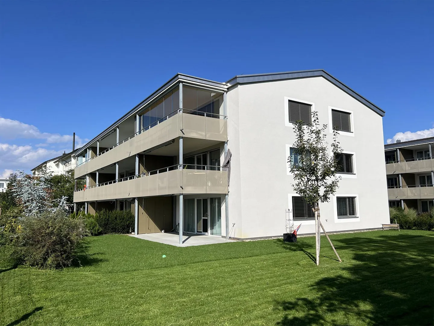 Vivere in modo tranquillo e soleggiato, adiacente alla zona agricola! - Foto 1 di 30