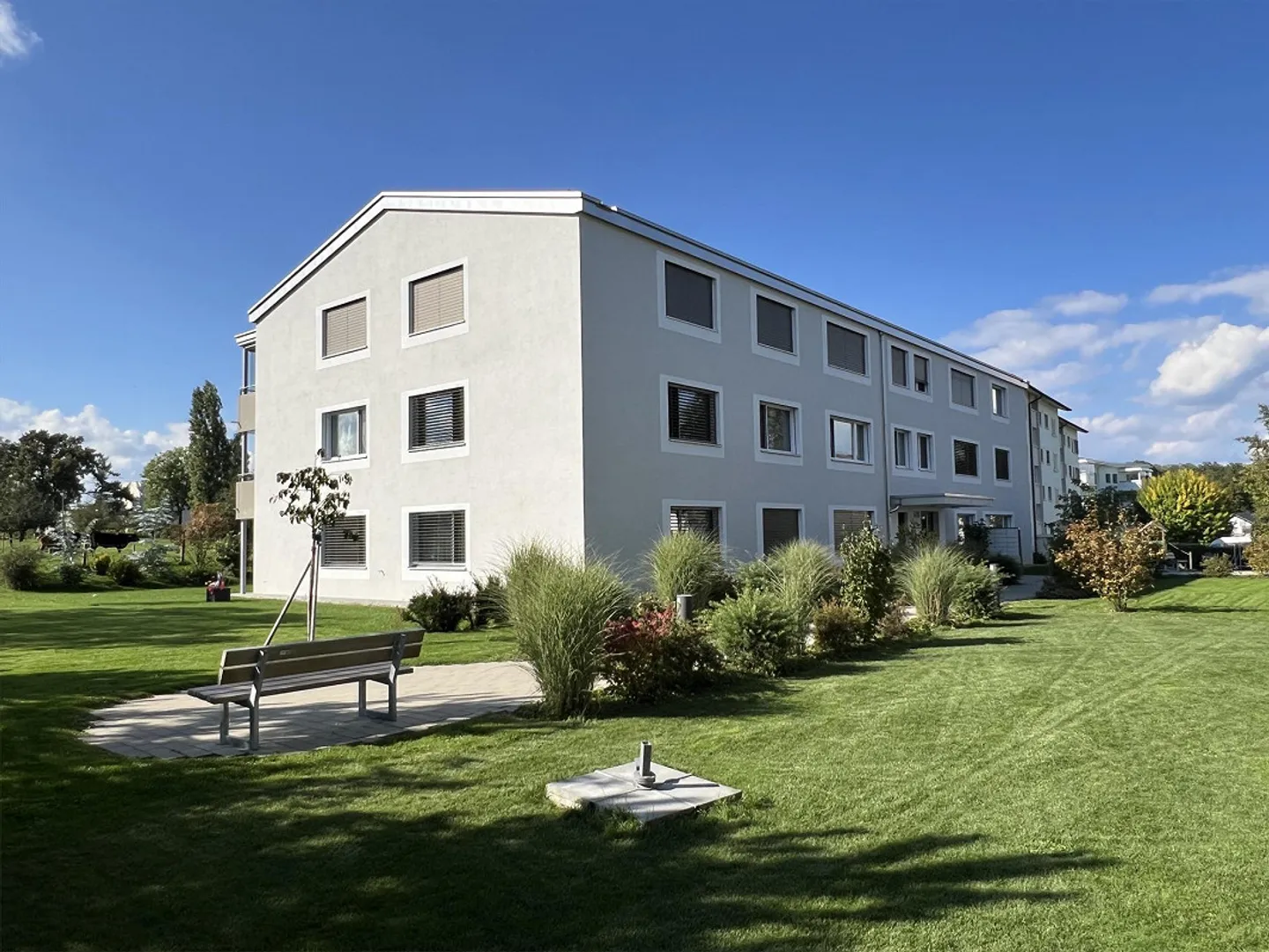 Vivere in modo tranquillo e soleggiato, adiacente alla zona agricola! - Foto 2 di 30