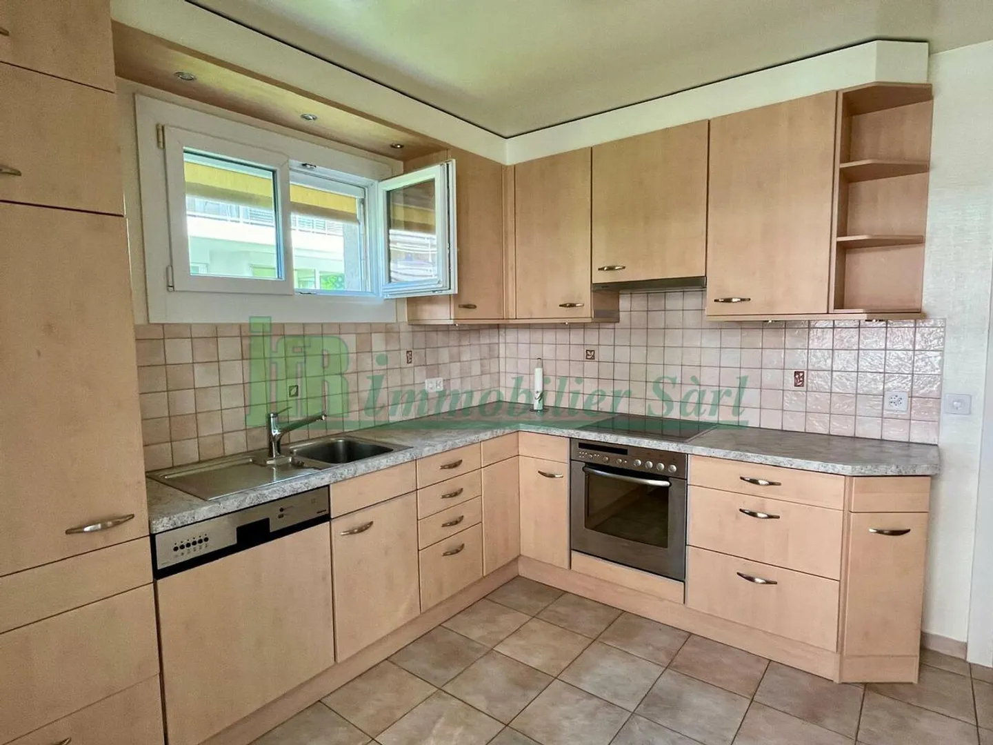 4.5-room apartment in the heart of Ecublens - Photo 2 of 14