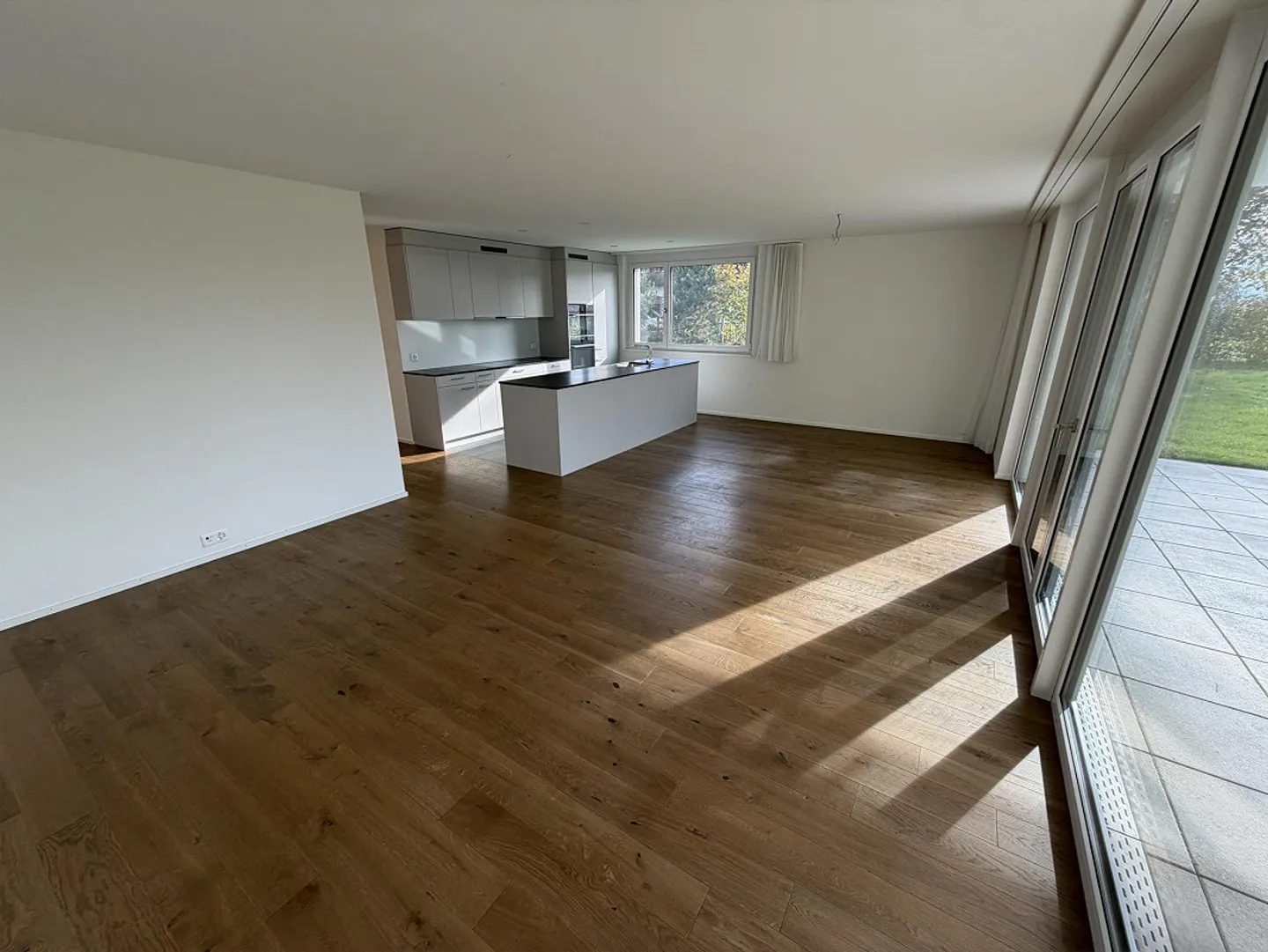 Vivere in modo tranquillo e soleggiato, adiacente alla zona agricola! - Foto 7 di 30