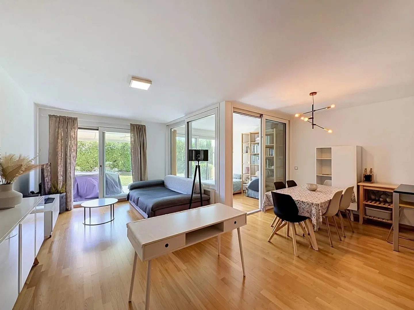 Appartamento di 2.5 locali con veranda e giardino privato a Saint-Sulpice - Foto 3 di 9