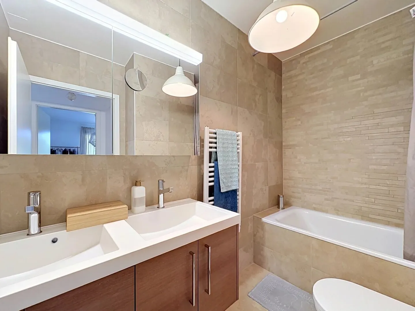 Appartamento di 2.5 locali con veranda e giardino privato a Saint-Sulpice - Foto 6 di 9