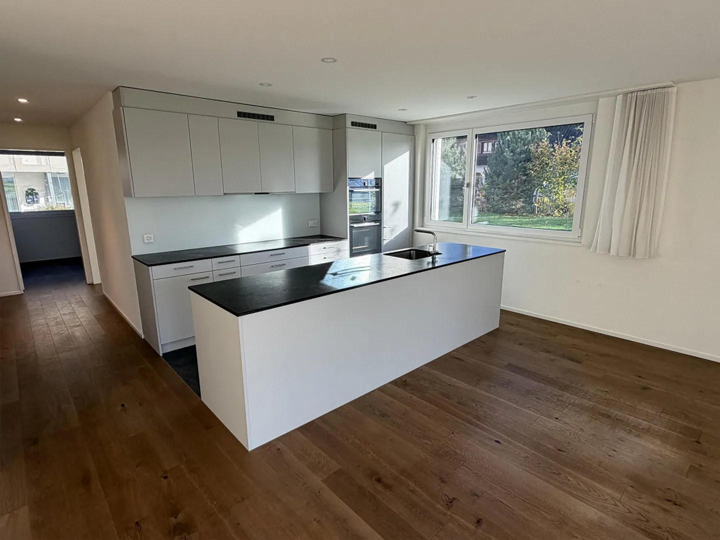 Vivere in modo tranquillo e soleggiato, adiacente alla zona agricola! - Foto 8 di 30