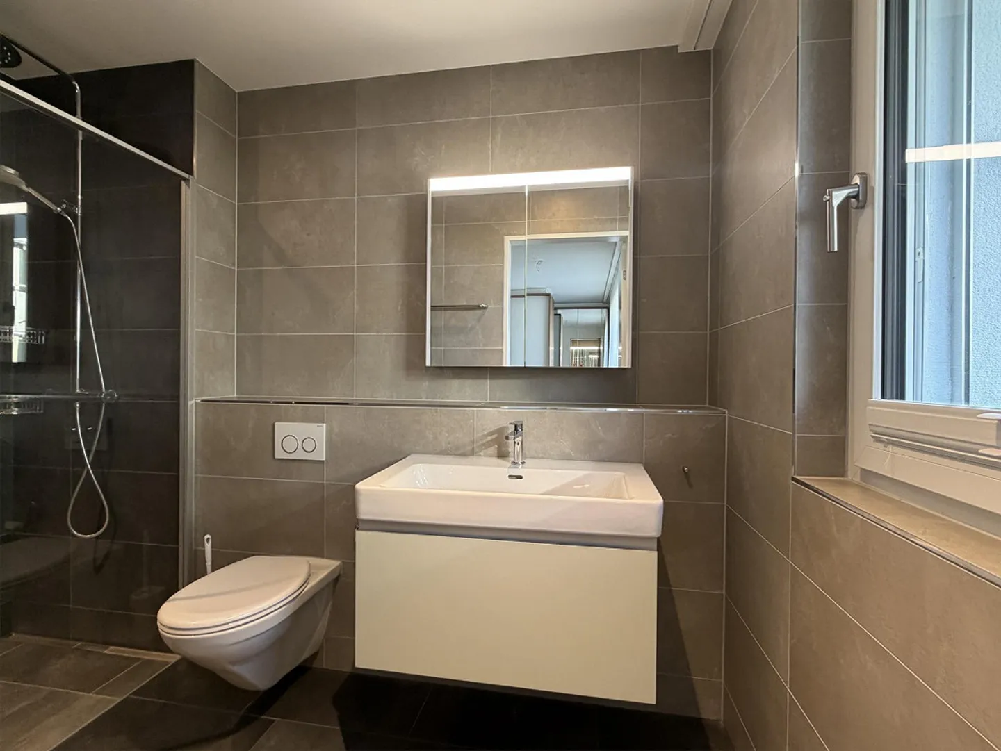 Vivere in modo tranquillo e soleggiato, adiacente alla zona agricola! - Foto 11 di 30