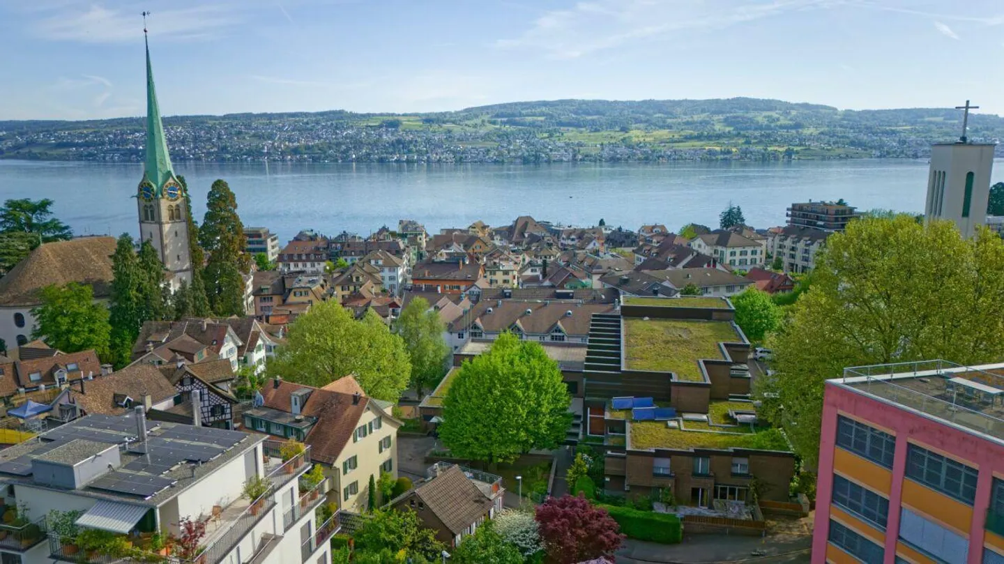 Ready for your own ideas: THE SMALL HOUSE IN THE CENTER OF HORGEN - Photo 10 of 11