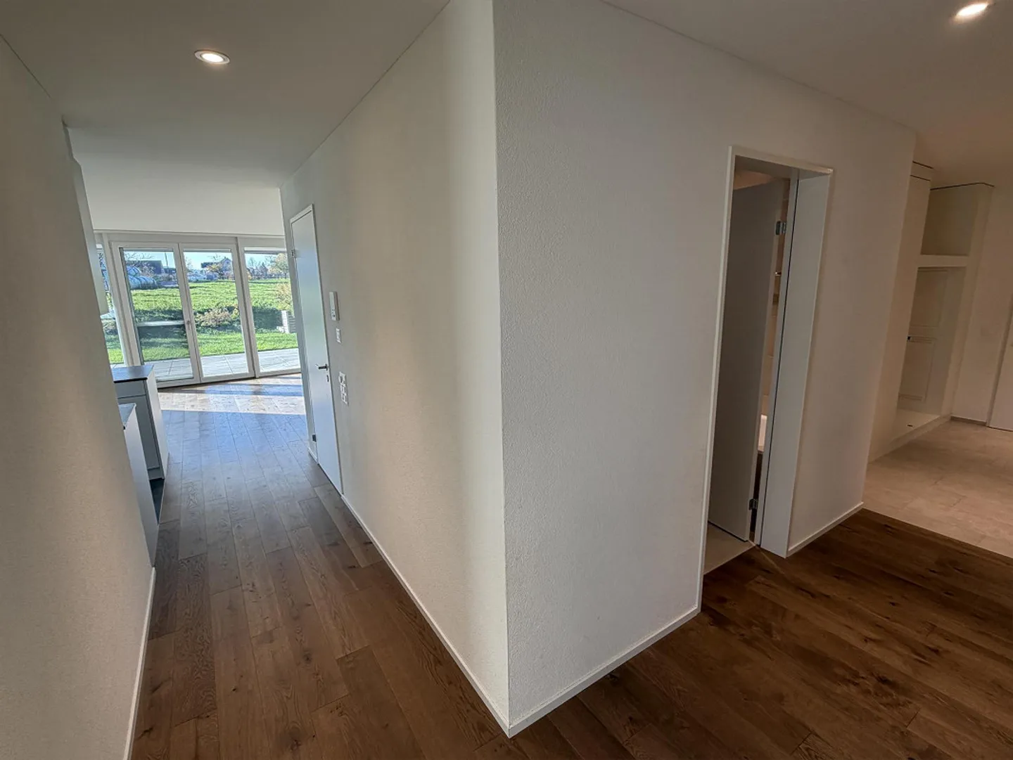 Vivere in modo tranquillo e soleggiato, adiacente alla zona agricola! - Foto 12 di 30