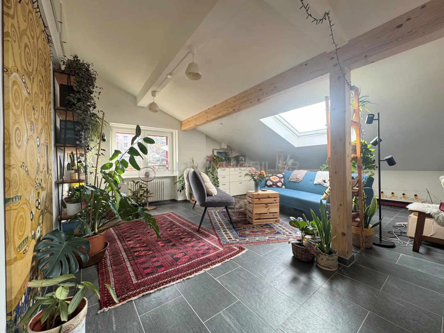 2-Zimmer-Wohnung im Dachgeschoss mit Außenparkplatz - Foto 3 von 7