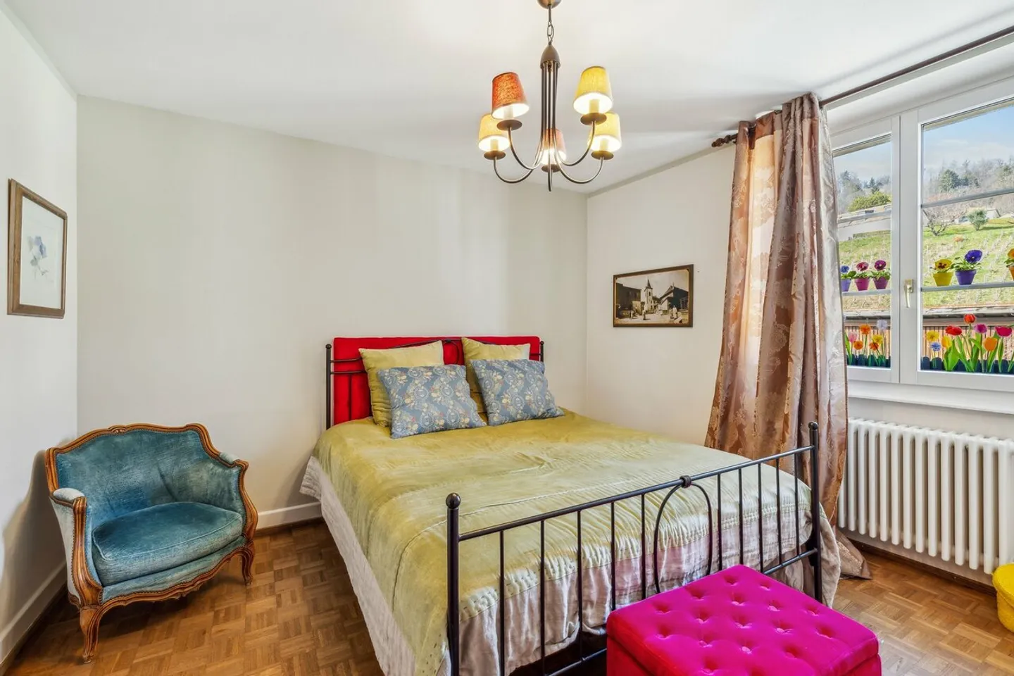 Extraordinary property in the heart of the village with a view of the lake - Photo 7 of 14