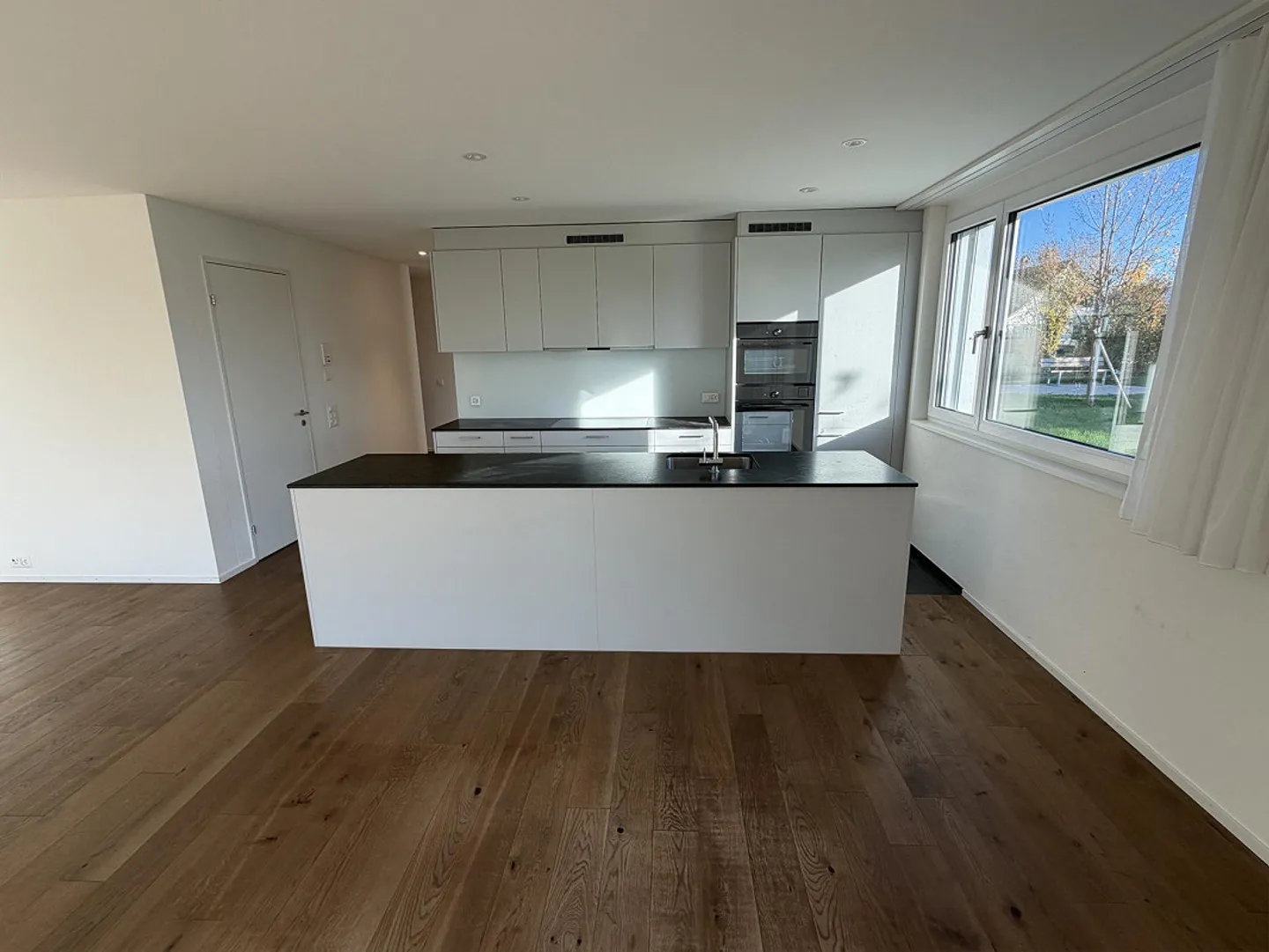 Vivere in modo tranquillo e soleggiato, adiacente alla zona agricola! - Foto 20 di 30