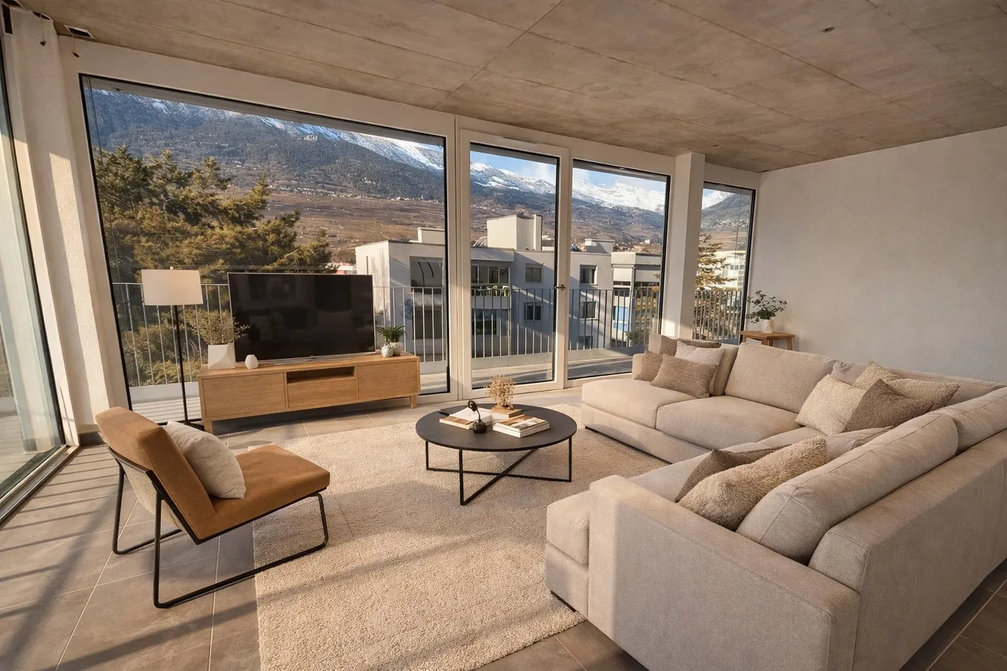 Spazioso attico nuovo con grande balcone - Foto 1 di 15