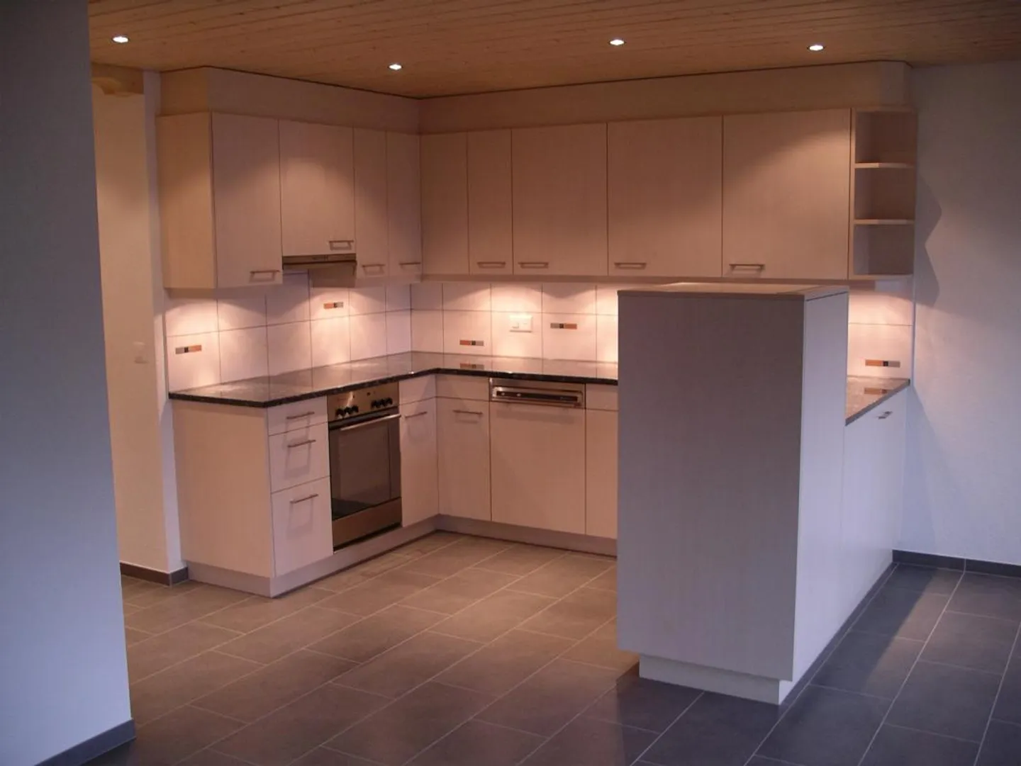 GRINDELWALD New 3.5-room apartment for rent - Photo 4 of 7