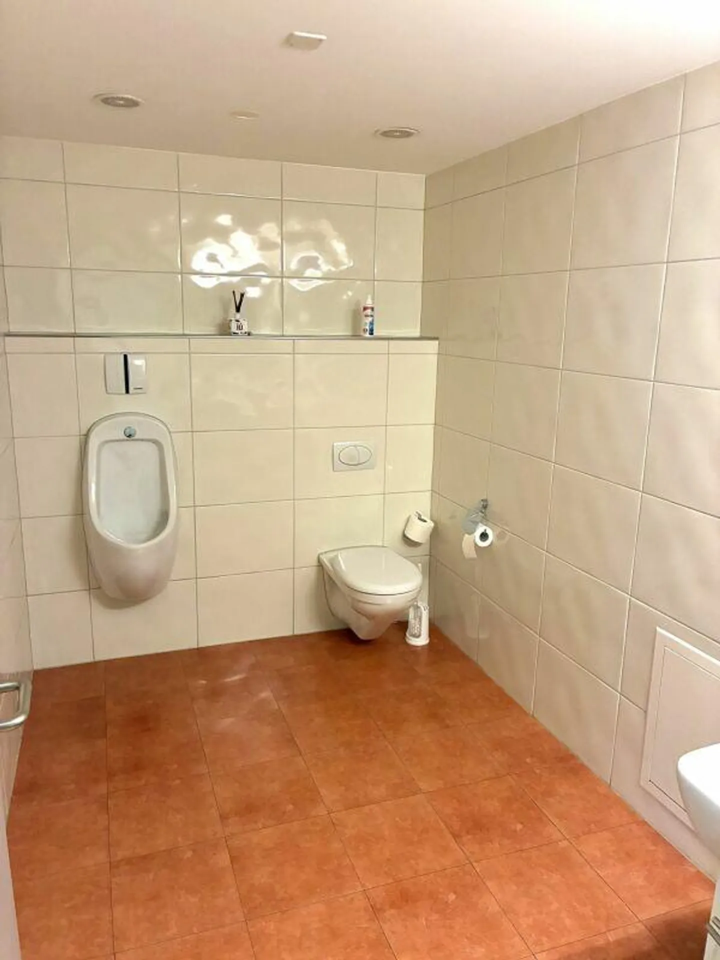 Commercial Space / Office / Practice - Photo 8 of 8