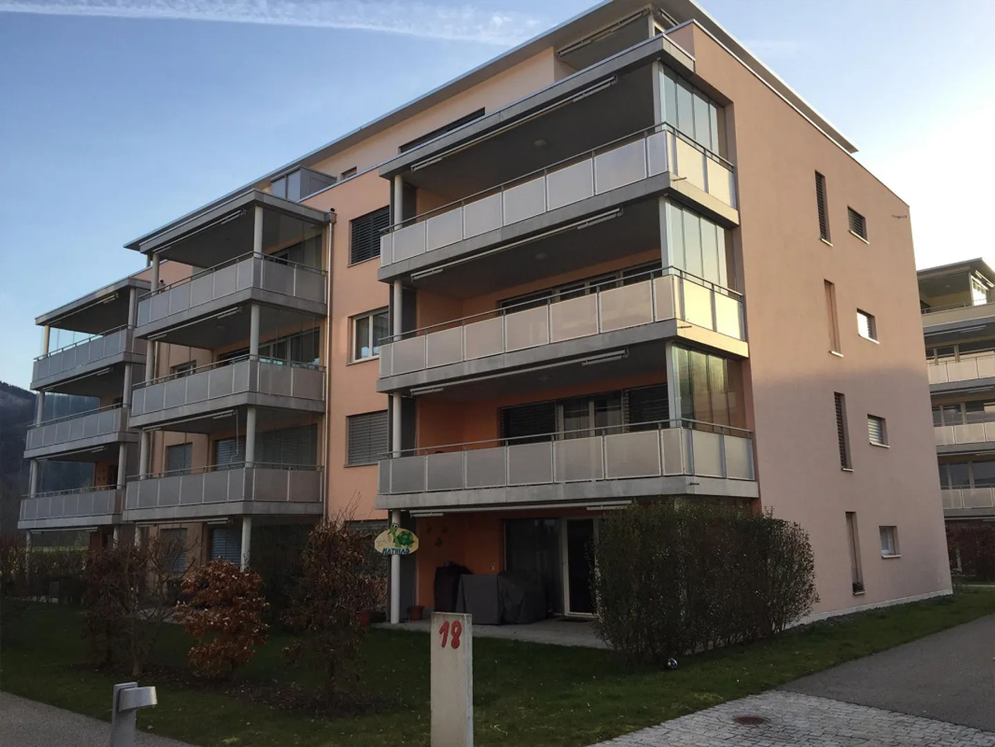 Modernes 3½-Zimmer-Apartment - Foto 1 von 10