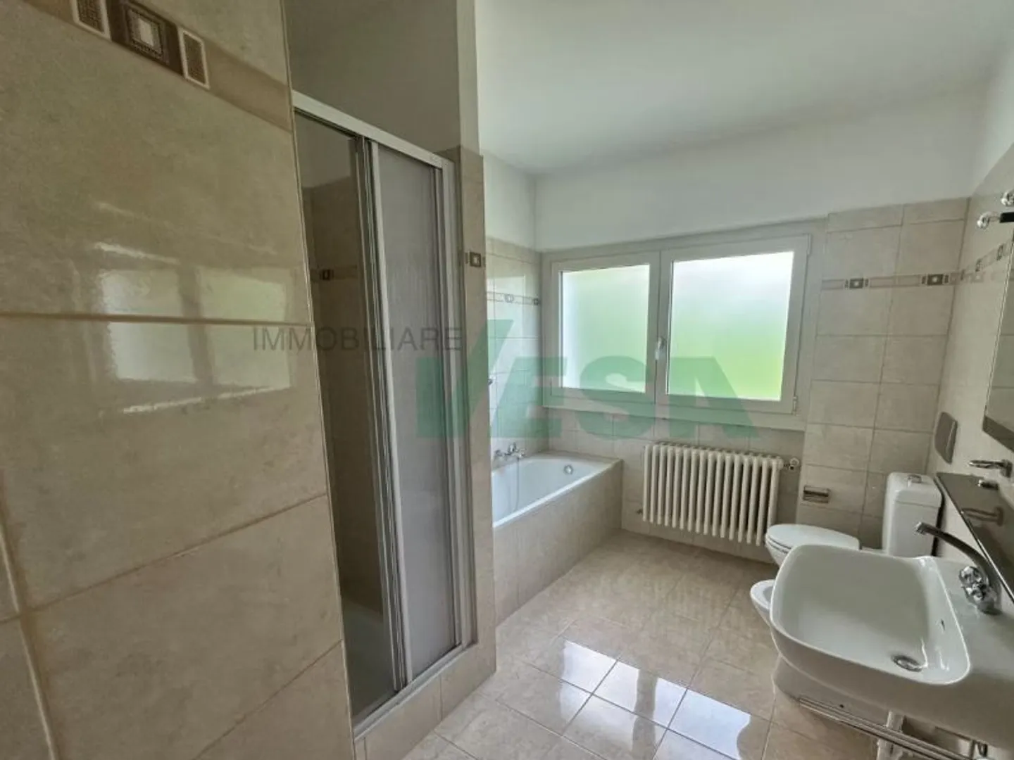 Villa charmante aux lignes harmonieuses et modernes, nichée dans les vignobles - Photo 8 sur 13