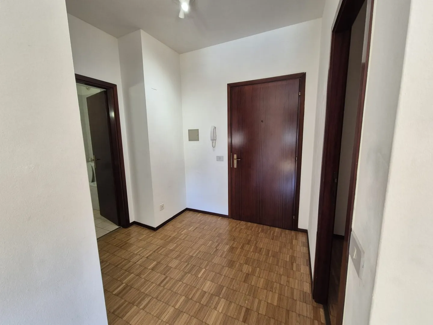 LUGANO - 2.5-ZIMMER-WOHNUNG ZU VERMIETEN - Photo 2 sur 7