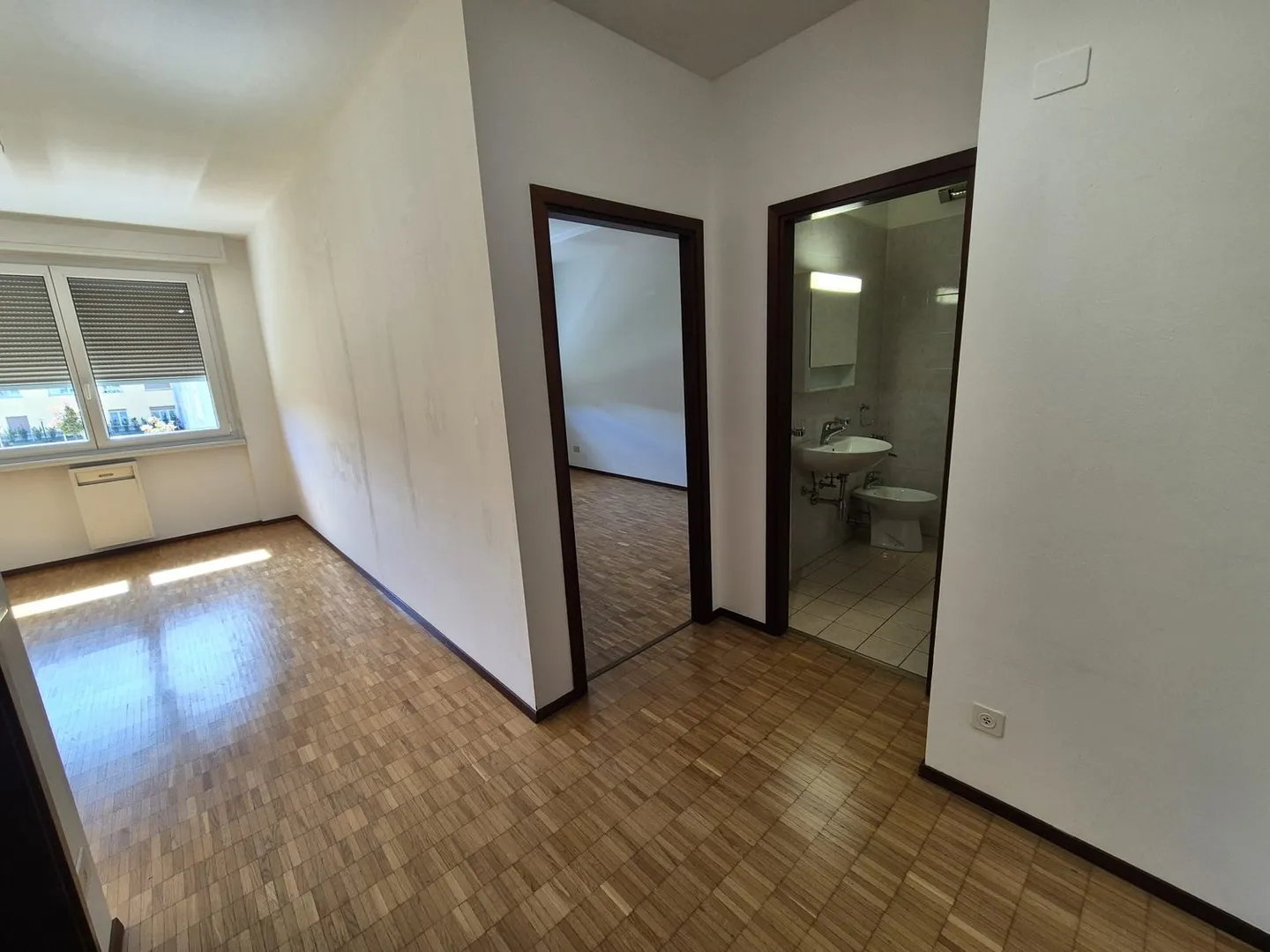 LUGANO - 2.5-ZIMMER-WOHNUNG ZU VERMIETEN - Photo 3 sur 7