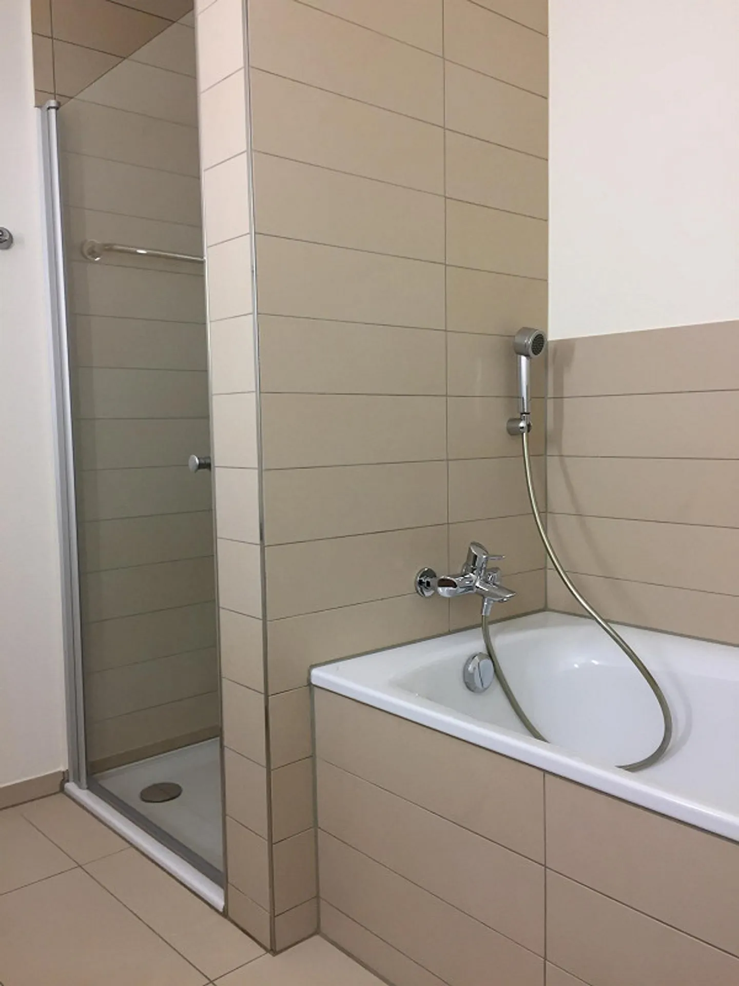 Modernes 3½-Zimmer-Apartment - Foto 8 von 10