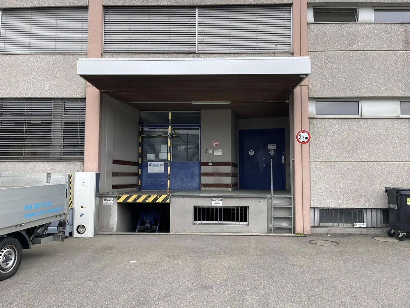 Spazio commerciale/magazzino attraente in affitto - Foto 4 di 6