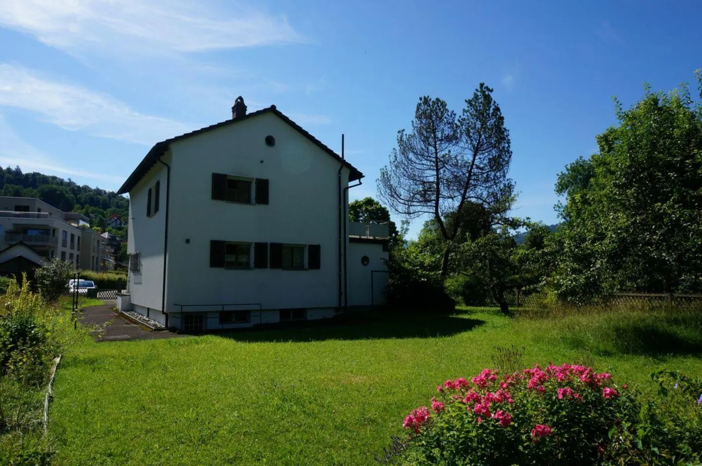 Casa unifamiliare da ristrutturare con grande giardino o lotto edificabile con oggetto di demolizione - Foto 2 di 13