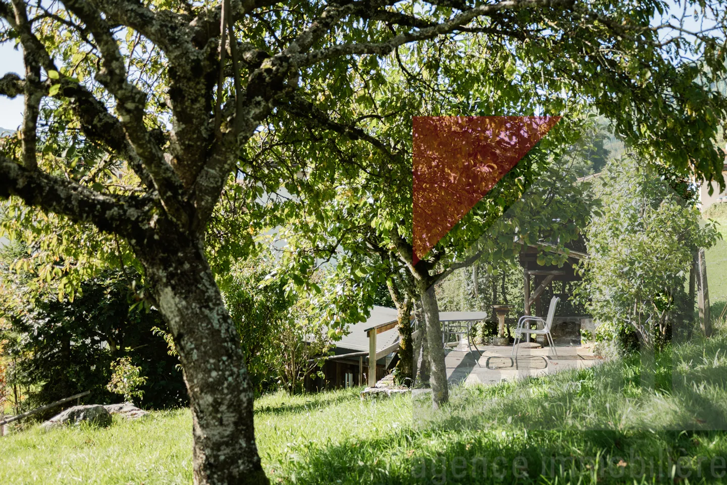 Affascinante casa bifamiliare con potenziale di ampliamento - Foto 9 di 19