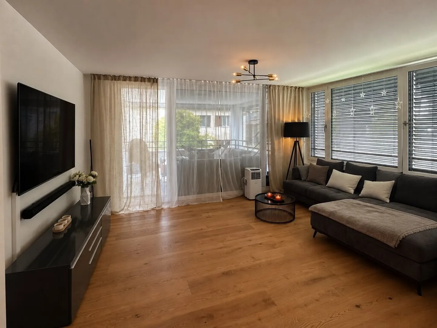 Appartement moderne de 4,5 pièces près de la gare de Cazis - Photo 3 sur 11