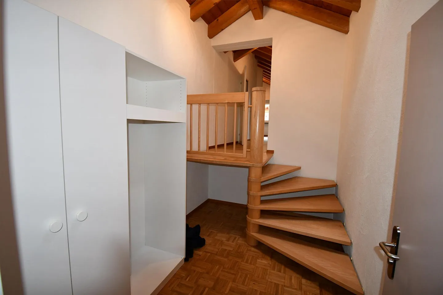 Per gli amanti del legno - Originale appartamento mansardato di 3 stanze a Malans - Foto 1 di 14