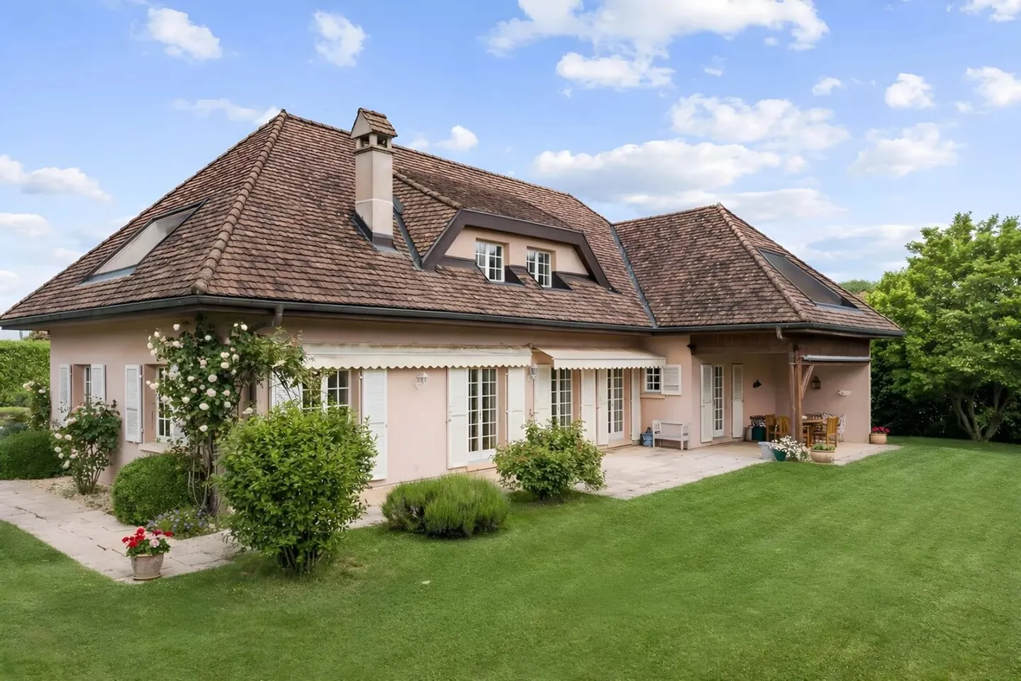 Charmantes Einfamilienhaus in der Nähe von Annehmlichkeiten - Foto 1 von 2