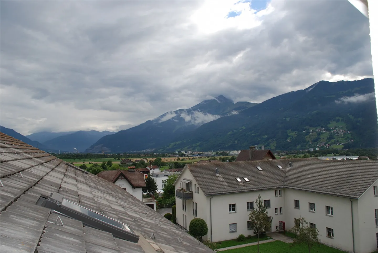Per gli amanti del legno - Originale appartamento mansardato di 3 stanze a Malans - Foto 10 di 14