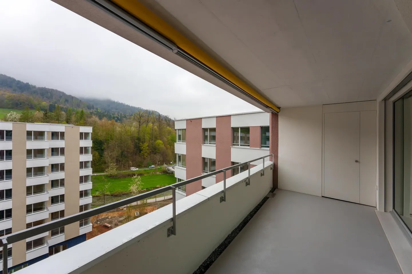 Modernes Familienapartment in Zürich - Foto 3 von 8