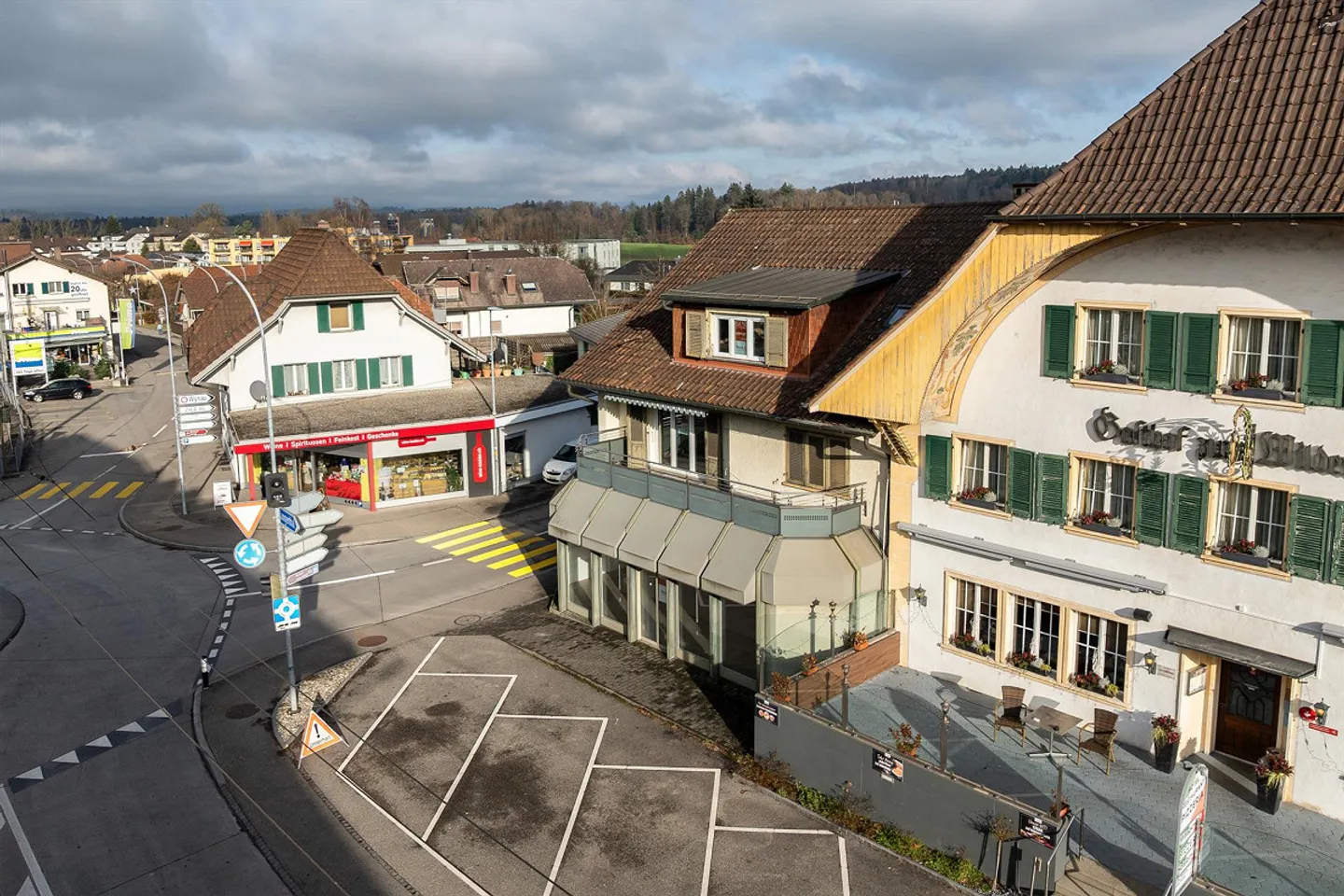 Charmante appartement 4 pièces avec grande terrasse au cœur d'Aarwangen - Photo 1 sur 6