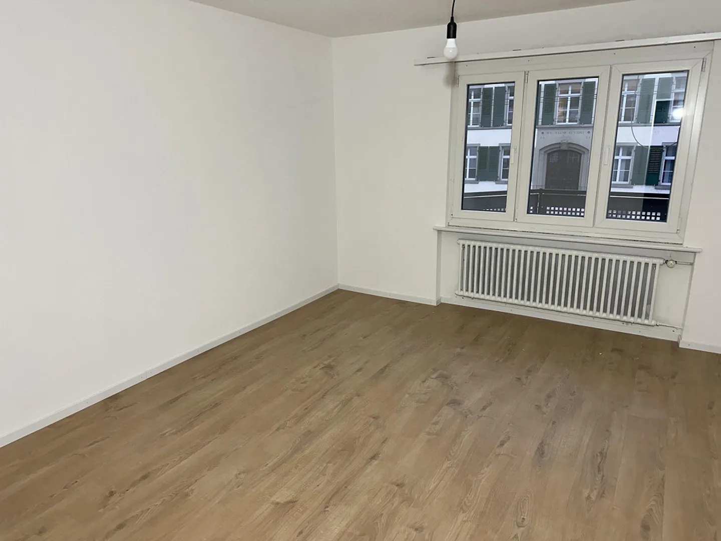 Charmante appartement 4 pièces avec grande terrasse au cœur d'Aarwangen - Photo 4 sur 6