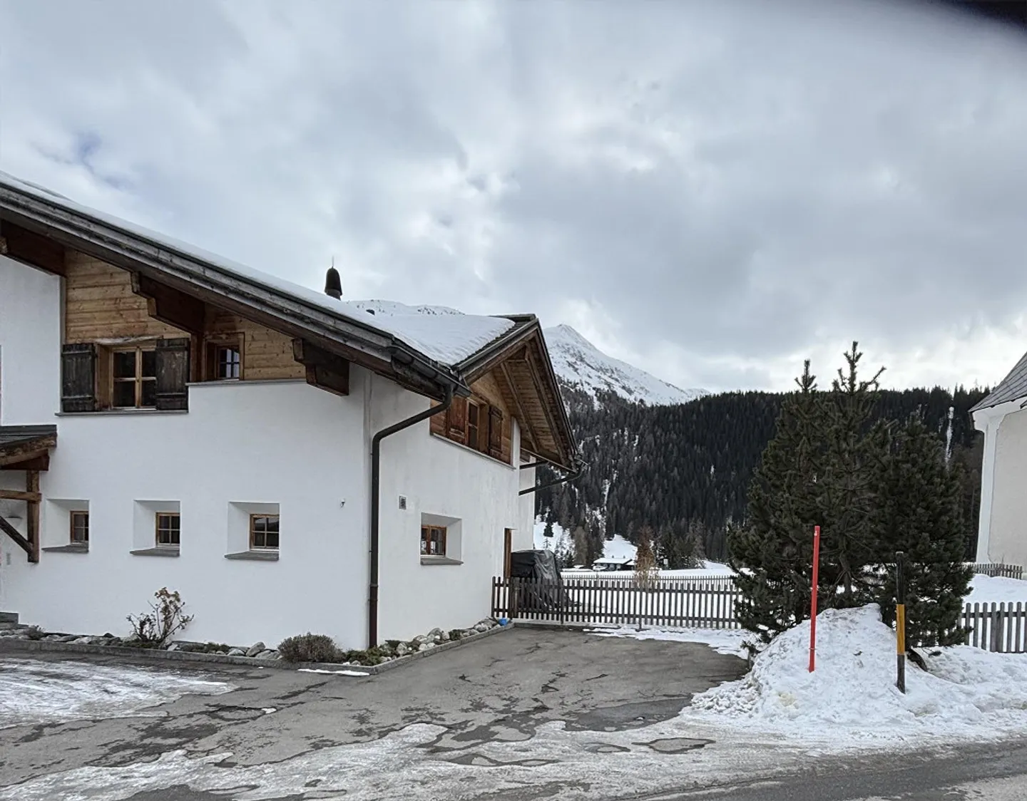 3 ½ Room Maisonette Apartment as Primary Residence in Davos Laret - Photo 1 of 10