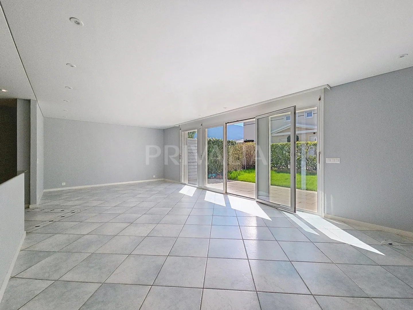 Charmantes Reihenhaus mit Garten - Foto 2 von 9