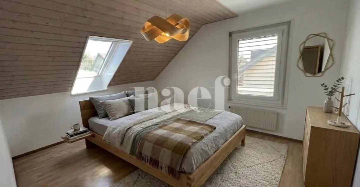 Nel centro del villaggio - Bellissimo appartamento di 5,5 locali in mansarda con camino e grande balcone - Foto 4 di 8