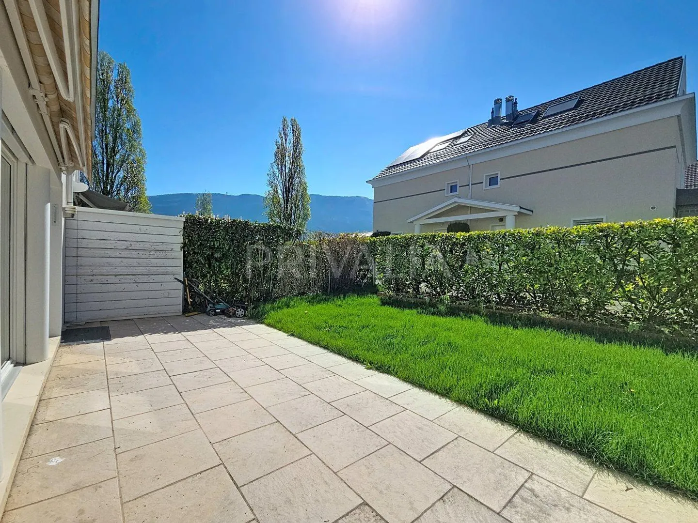 Charmantes Reihenhaus mit Garten - Foto 8 von 9