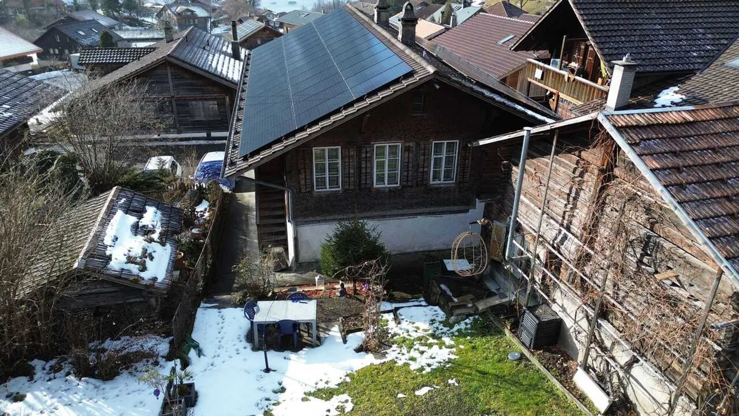 Charmantes 2-Familienhaus in Brienzwiler - Foto 2 von 13