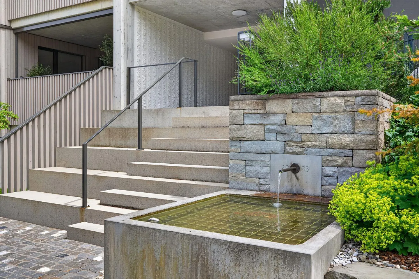 Plenty of space for beautiful moments, enjoyment, and tranquility - Photo 9 of 12